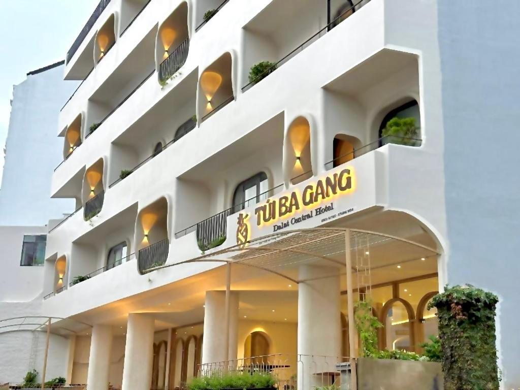 Tui Ba Gang Central Hotel ดาลัด ภายนอก รูปภาพ