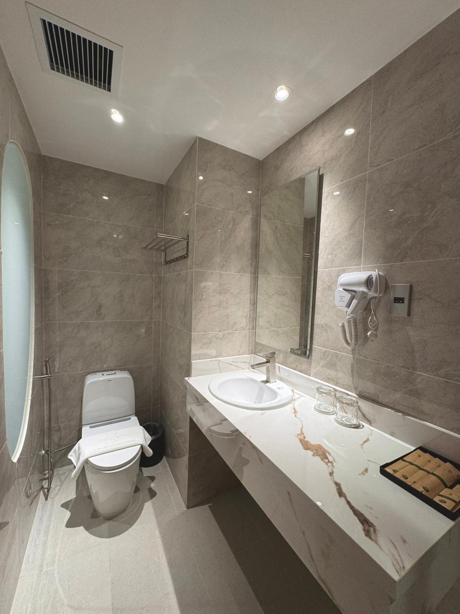 Tui Ba Gang Central Hotel ดาลัด ภายนอก รูปภาพ